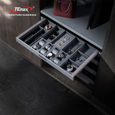 Temax پرسنلائزڈ لیدر جیولری باکس نرم بند کے ساتھ
